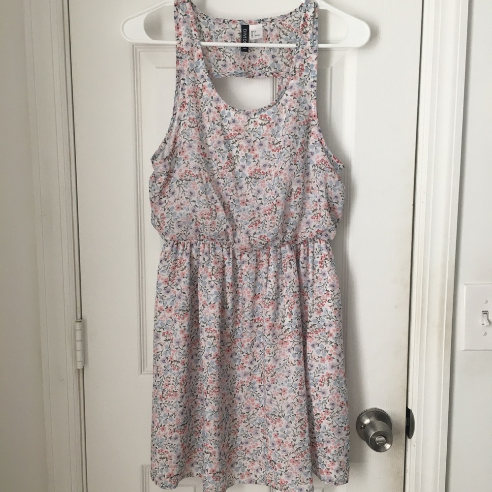 H&M | Flowy dress